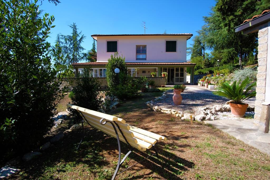Bed And Breakfast Romantica Evasione Sutri Exterior foto